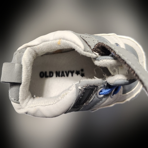 Kid's Old Navy Soft Sneaker Shoes, 3/4 - Picture 4 of 4